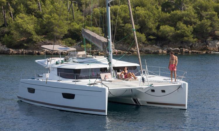 Fountaine Pajot Helia 44